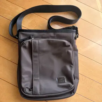 크로커다일 브라운 나일론 숄더백 남성용