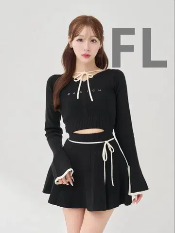 다리치 DR 비쥬 플라워 리브 니트탑 BLK