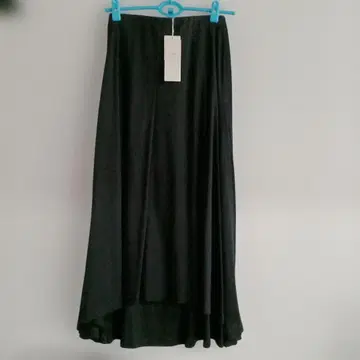 23구 블랙 플레어 스커트 36 택 포함 새상품 18000 뒷기장 롱