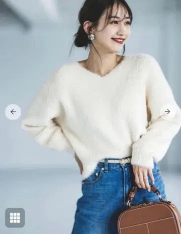 COHINA 코히나 페더 루즈 V넥 니트