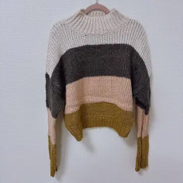 보틀넥 스트라이프 니트 스웨터