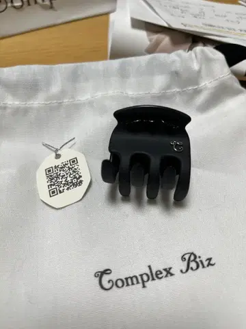 COMPLEX BIZ 컴플렉스 비즈 플로럴 아이스 중 사이즈 블랙