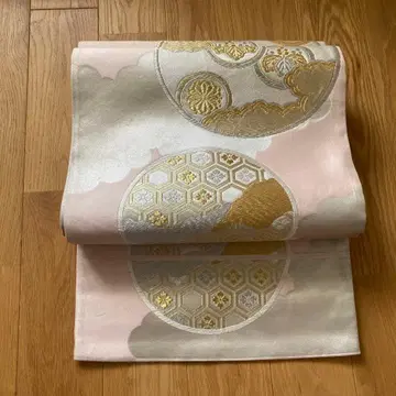 마루오비 후리소데, 전통 예복 기모노 등에