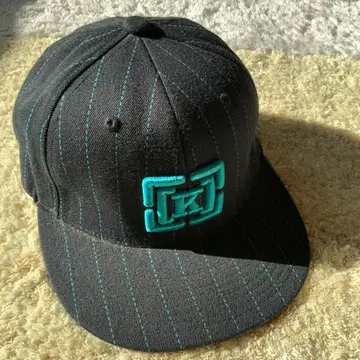 KREW 크루 블랙 캡 flex fit