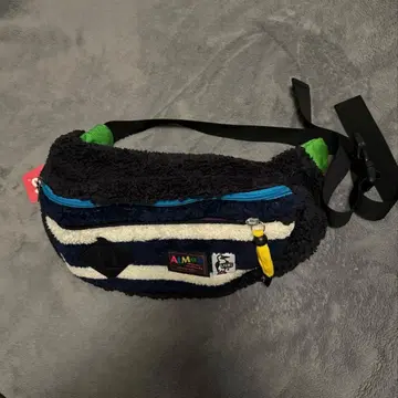 미사용 새상품 CHUMS x AtMos 바디 백 남녀 공용