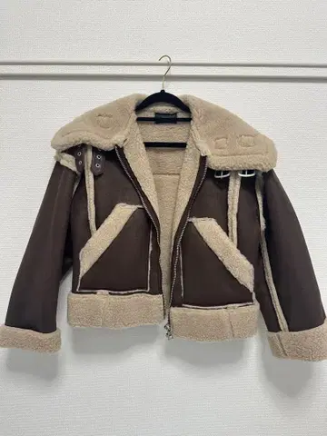 EMODA 숏 무스탕 블루종