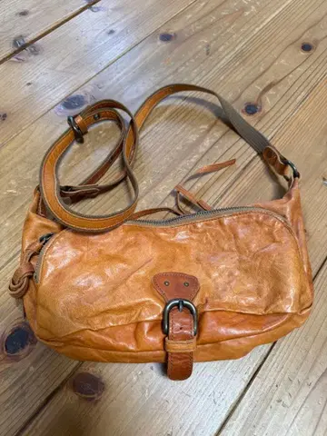 오렌지 가죽 숄더백 Dakota