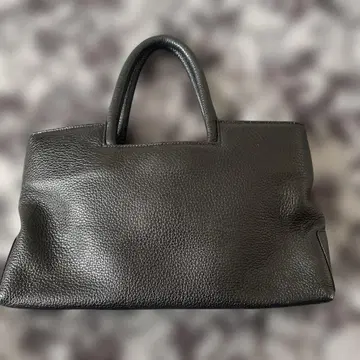 블랙 소가죽 엠보싱 가공 핸드백