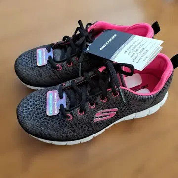SKECHERS 스케쳐스 경량 스니커즈 여성용 미사용 새상품