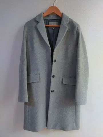 유나이티드 애로우즈 코트