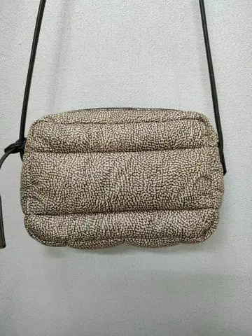 볼보네제 레리안 콜라보 숄더백