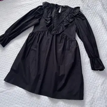ZARA 프릴 장식 블랙 원피스 미사용 새상품