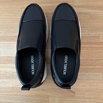 누벨 보그 인조 가죽 통굽 슬립온