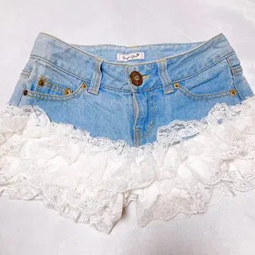 MARS sugar gross 레이스 프릴 데님 숏팬츠 (화이트)