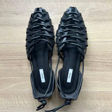 doudou 레이스업 플랫 펌프스 샌들