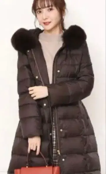 아푸와이저 리셰 귀여운 퍼(fur) 장식 다크 브라운 다운 자켓