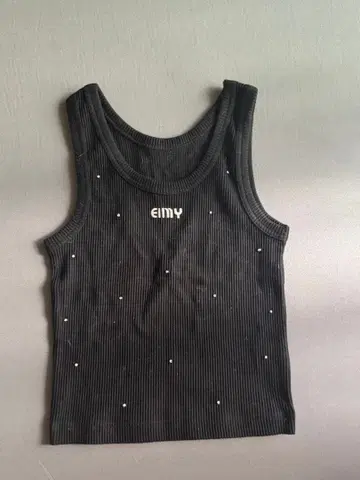 eimy 블랙 탱크탑 비쥬 장식