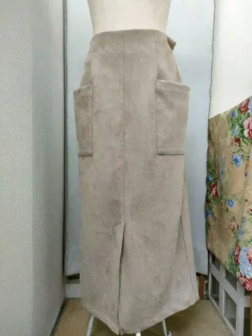 아이템즈 어반 리서치 롱 스커트 베이지