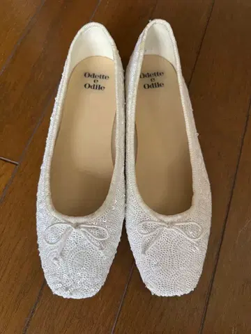 오데트 에 오딜 화이트 스팽글 발레 슈즈 24.0cm