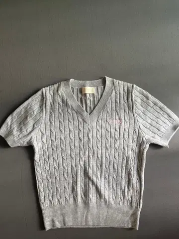 eimy 그레이 V넥 케이블 니트 반팔