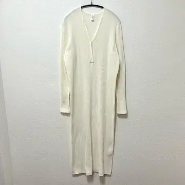 SALON adam et rope' 리브 V넥 원피스 크리미 코튼