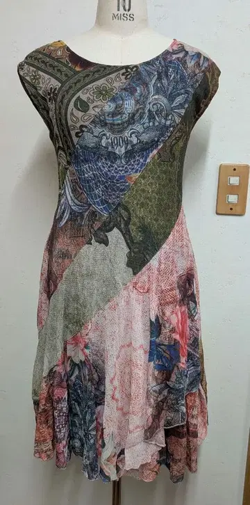 데시구알 파워넷 원피스