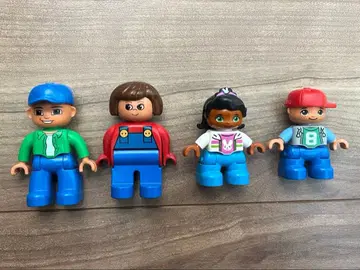 컬러풀 피규어 4체 세트