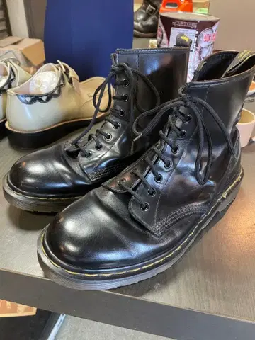 닥터마틴 잉글랜드제 1460Z 10사이즈