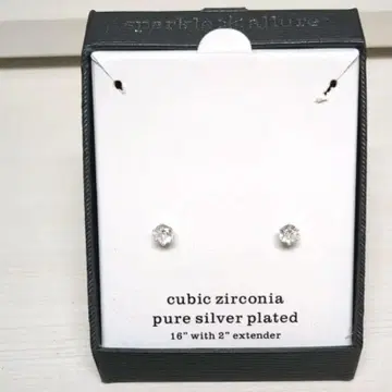 [ 미사용 새상품 박스 포함 정가 60$ ] 큐빅 지르코니아 귀걸이 실버