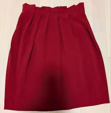 일랑일랑 빨간색 플리츠 타이트 스커트 무릎 기장