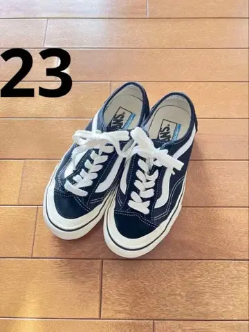 VANS 블랙/화이트 스니커즈