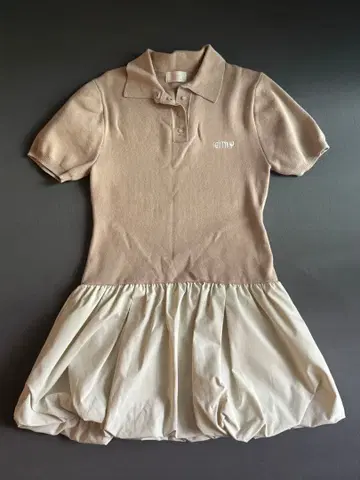 eimy 베이지 폴로 셔츠 스타일 반팔 원피스