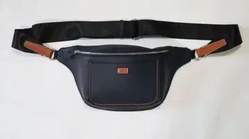 TAKEO KIKUCHI 네이비 바디백