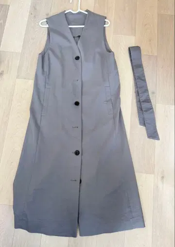 그레이 슬리브리스 베스트 S 사이즈