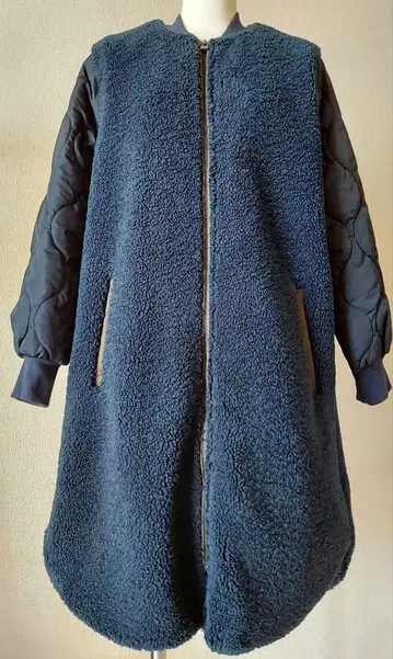 미착용 새상품 소매 절개 보아 코트