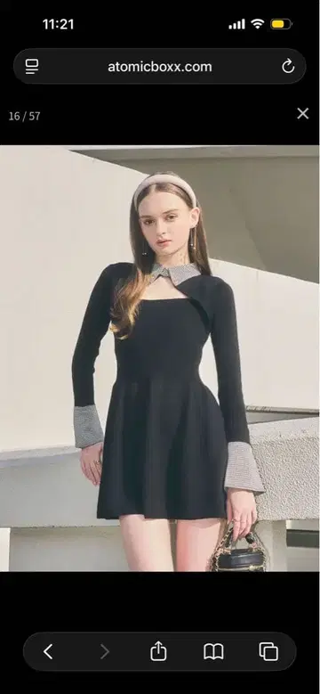 LIP SERVICE 데콜테 오픈 플레어 니트 원피스