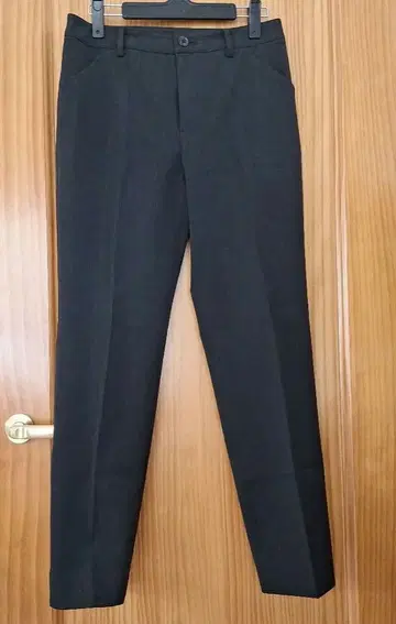 새상품급 비쓰리(BTHREE) 테이퍼드 속기모 34