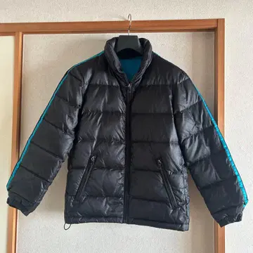 라인 포함 블랙 다운 자켓 S