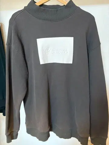 Re:room 다크 그레이 트레이닝복