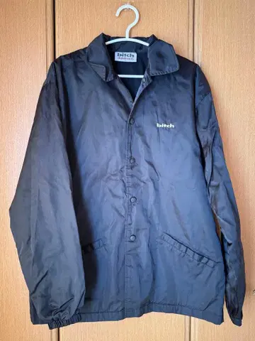 bitch 블랙 나일론 자켓