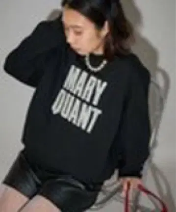 MARY QUANT 속기모 로고 맨투맨 블랙