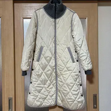 롱 퀼팅 코트 아이보리 니트 옷깃 따뜻한 경량 아우터 다운