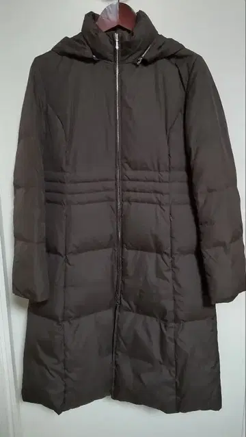 다크 브라운 후드 부착 롱 다운 자켓