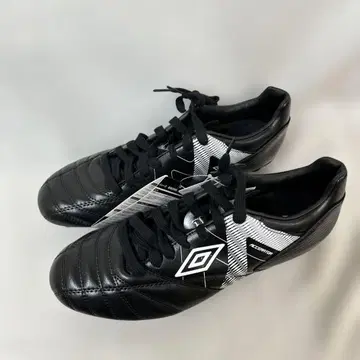 엄브로 축구 스파이크 슈즈 (27.5cm)