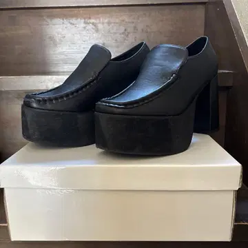 블랙 플랫폼 신발