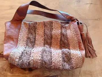 브라운 가죽 숄더백