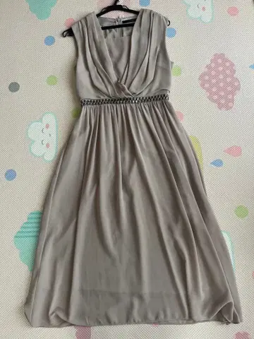 YECCA VECCA 베이지 슬리브리스 원피스