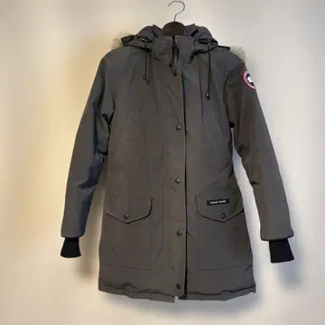 CANADA GOOSE 그레이 다운 자켓 새상품급