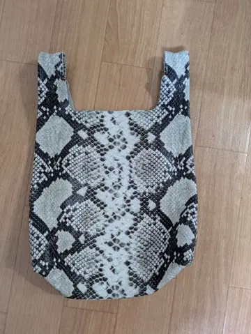 A.la Malva 이탈리아 가죽 핸드백 스네이크 패턴