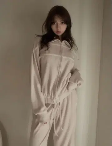 Milky pile heart long pants